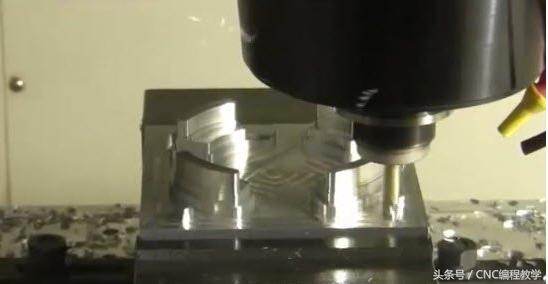 CNC加工中心撞机图片,加工中心撞刀原因及解决方法