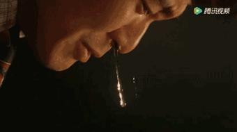 剧情已过半，主角领盒饭，反套路不断，《那年花开》的脑洞忒厉害