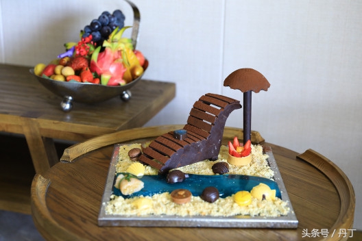 美女三亚之旅、疯狂购物、刷爆银行卡、