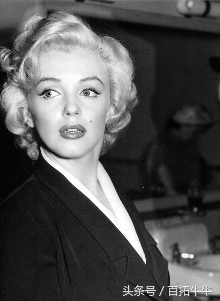 优雅到极致的外衣,气质是女人最美丽的外衣