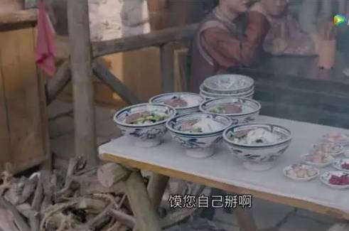 剧情已过半，主角领盒饭，反套路不断，《那年花开》的脑洞忒厉害