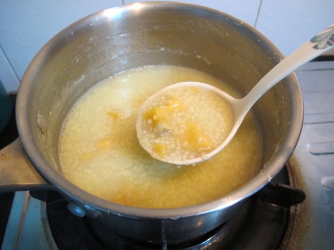 电压力锅熬小米粥步骤,怎样熬小米粥粘稠又快