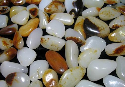 羊脂玉山料和籽料的区别,籽料和山料的区别哪个好