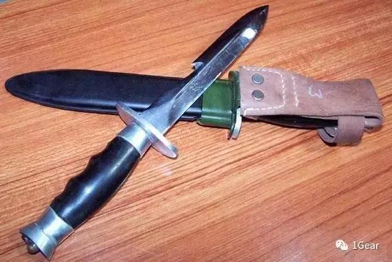 吊了！两款经典战术刃居然力压世界上最毒的*刀刺**56式三棱*刺军**