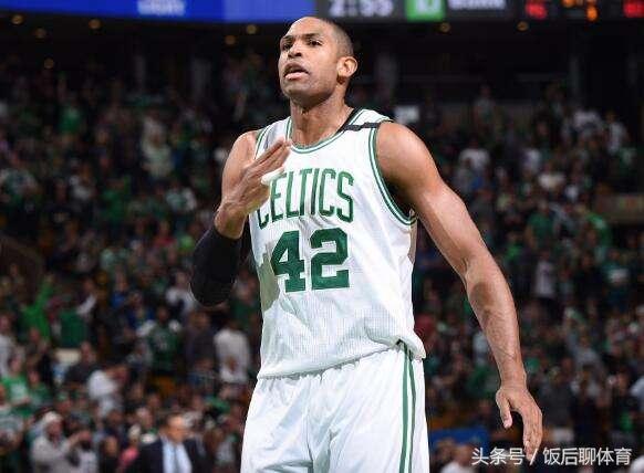 c罗和梅西的薪水谁最高,梅西和c罗历年年薪一览表