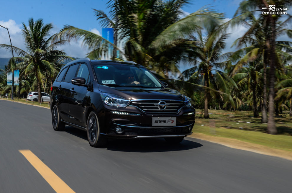 7座车买房车还是mpv,7座买霸道还是mpv