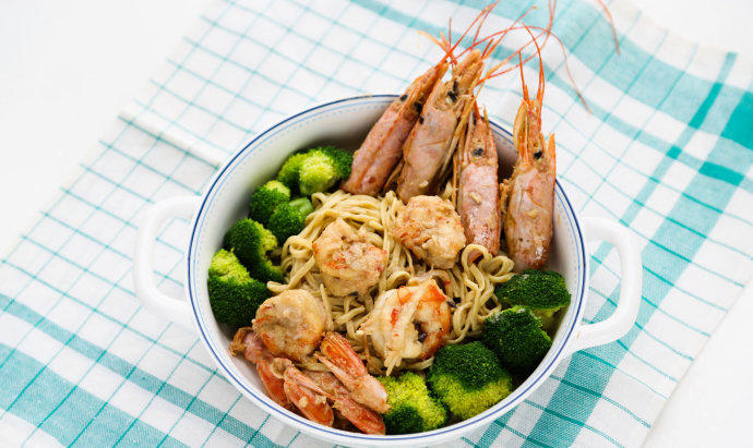 椴滆櫨鐧芥眮浼婇潰,涓夐矞浼婇潰椴滆櫨鍙ｅ懗