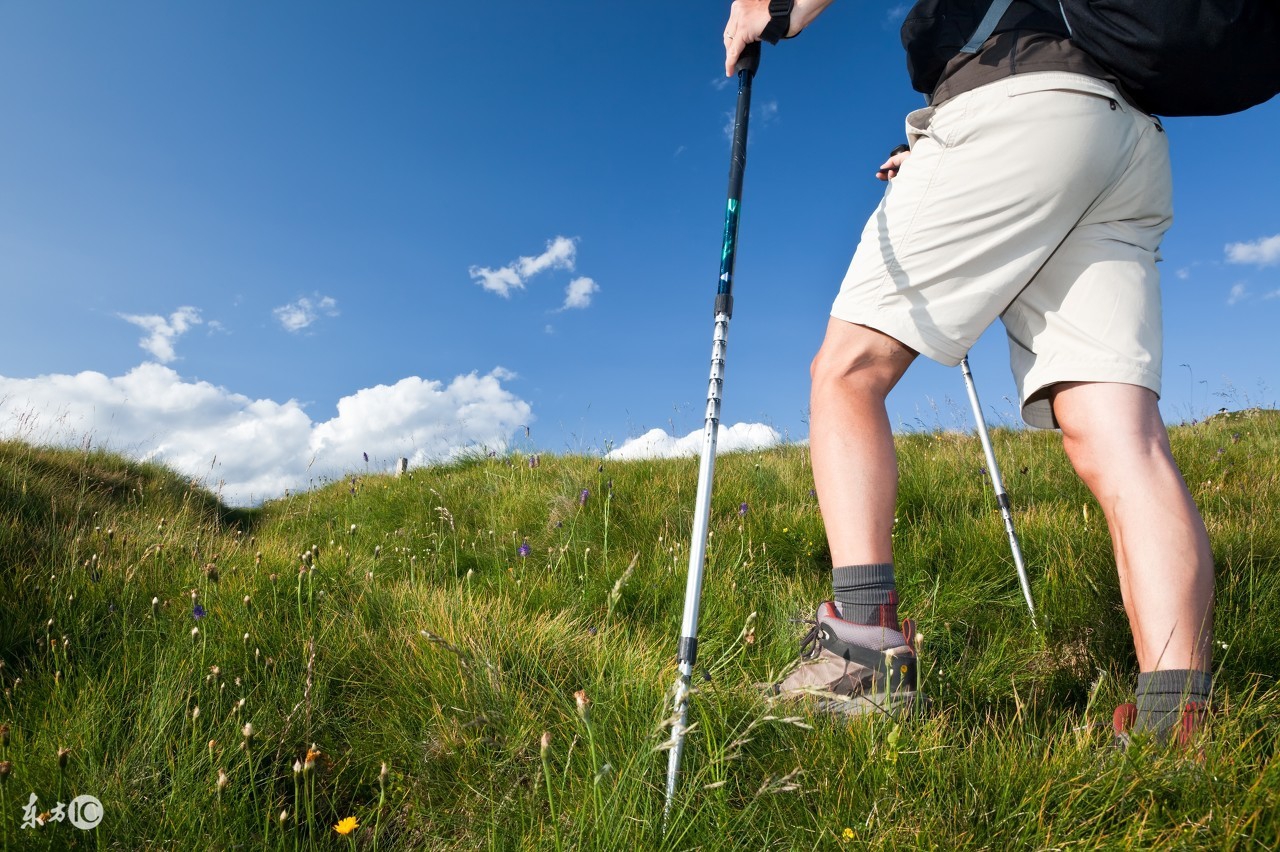 中风康复锻炼走路正确动作视频,中风不能进食不能说话能康复吗