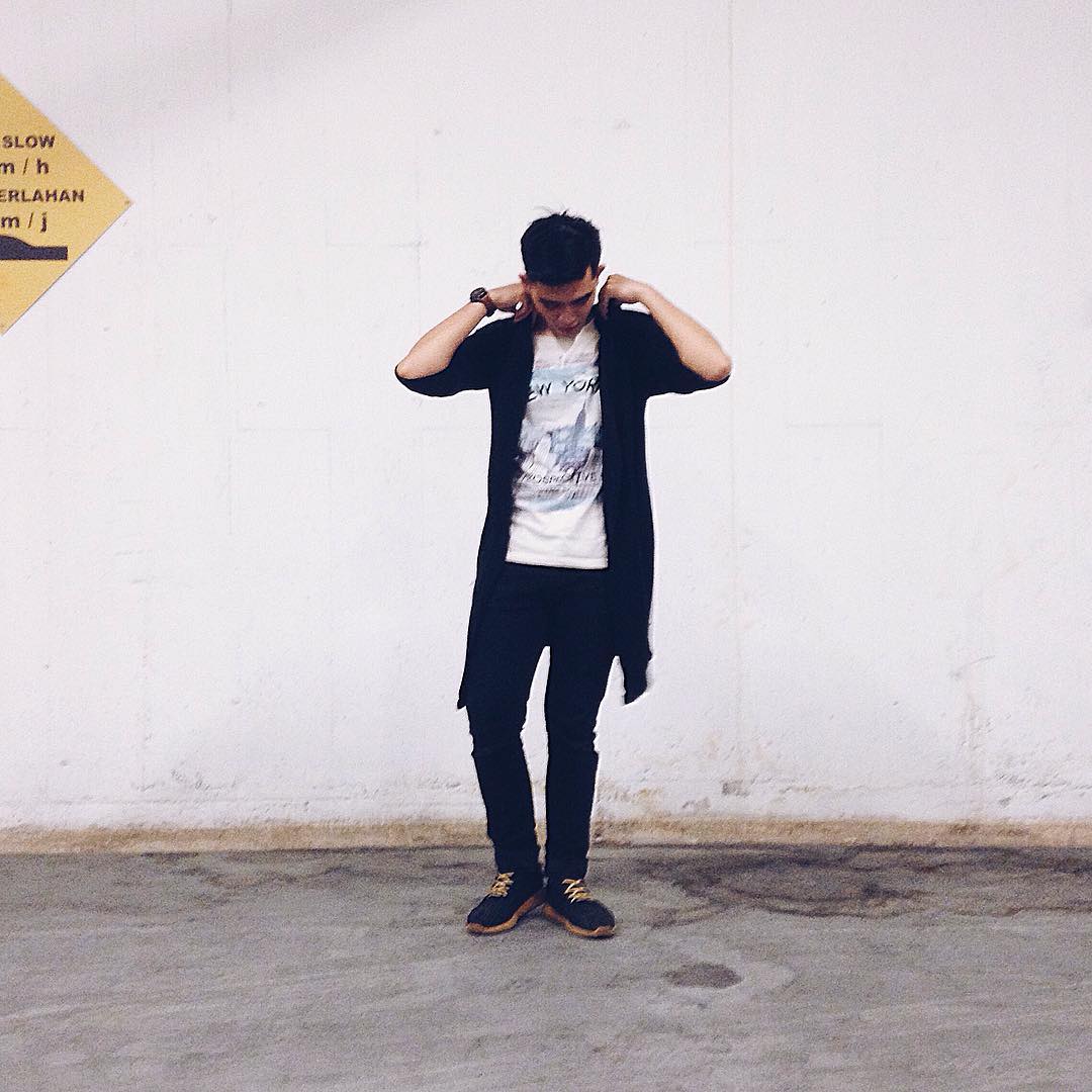 一件纯白的t恤搭配拉风的tee,一件白t恤男