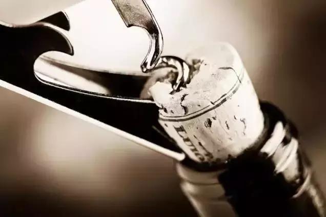 瓶塞突然断了怎么办？掌握这些小技巧轻松解决