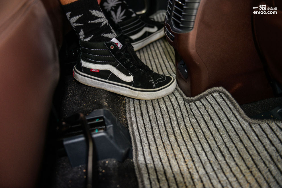 7座车买房车还是mpv,7座买霸道还是mpv