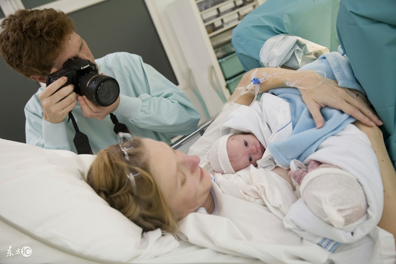 双胞胎孕妇如何选择分娩方式？