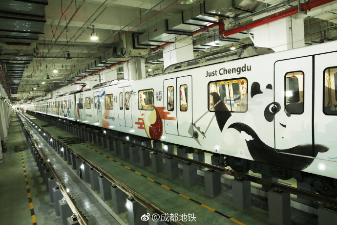 成都地铁烤匠广告,成都地铁2号线上的广告