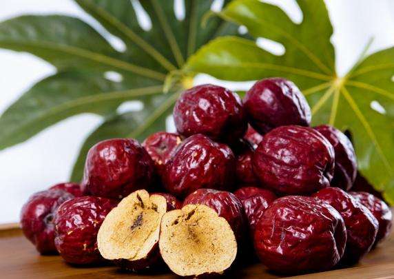 怀孕前三个月到底有多难受,怀孕近三个月肚子疼是怎么回事