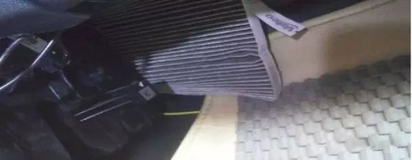 奔驰glc空调滤清器,奔驰空调滤芯拆卸技巧