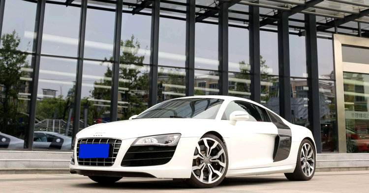 r8是顶级超跑吗,年轻人的第一台超跑r8