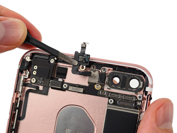 iphone7plus拆解全过程,苹果7plus与8plus的拆机区别