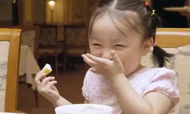 宝宝不吃饭饥饿疗法,宝宝不肯吃饭有什么治疗方法