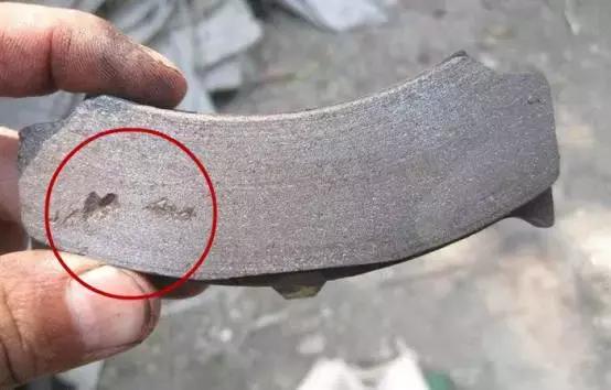 速度100刹车方向盘抖怎么回事,汽车100码刹车方向盘抖