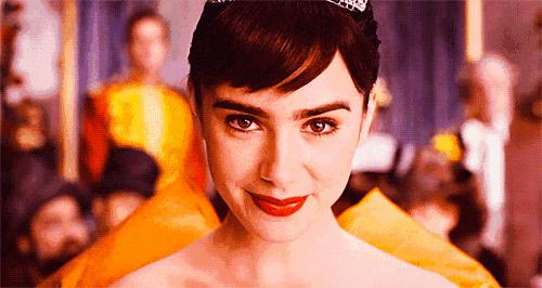 暖过拥抱，柔过亲吻，只有羊绒衫能给女人温柔的怀抱