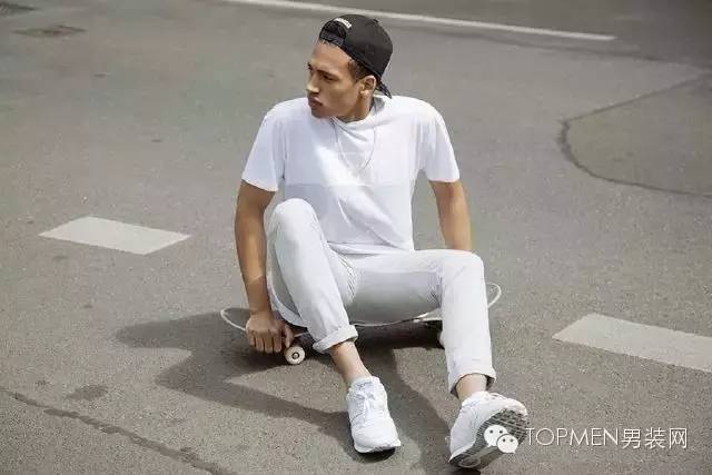 管你花枝招展，我却独爱黑白