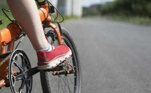 大腿内翻小腿外翻怎么矫正,小腿大腿外翻是怎么回事