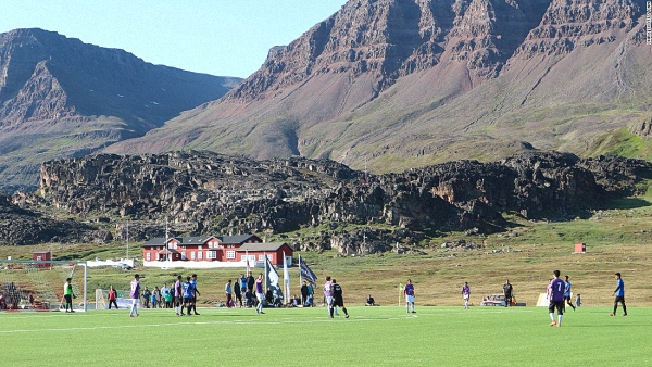 格陵兰岛足球,格陵兰岛踢足球