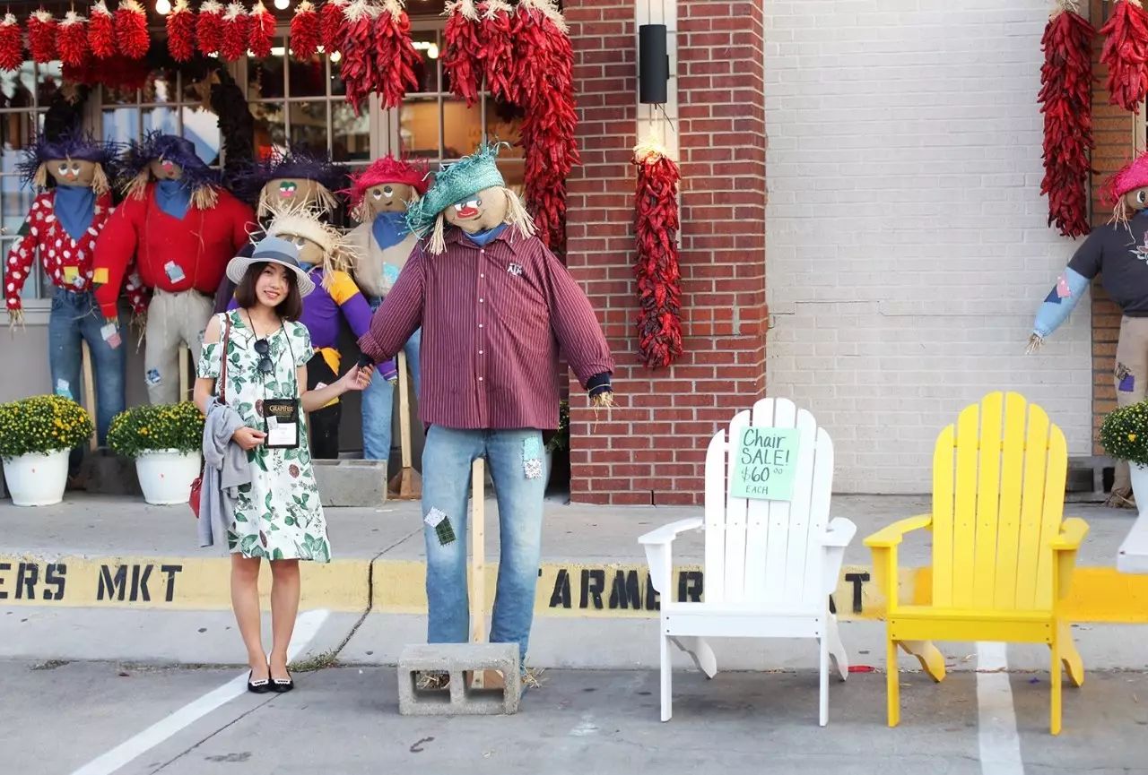 手工艺人、辣妹、肌肉男、音乐人……那条太多欢乐的街！