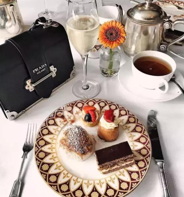 带货女王杨幂御姐,prada2024秋冬秀有刘雯吗