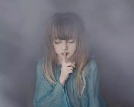左侧A*杯罩**，右侧却疯长到D*杯罩**，12岁武汉女孩很苦恼！