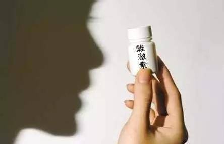 左侧A*杯罩**，右侧却疯长到D*杯罩**，12岁武汉女孩很苦恼！