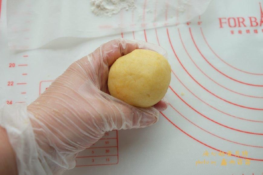 每年抢都抢不到的网红月饼，我做了一大盒，邻居闻到香味都来敲门