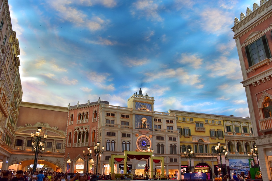 澳门威尼斯金碧光辉吗,澳门威尼斯人金碧光辉的大堂长廊