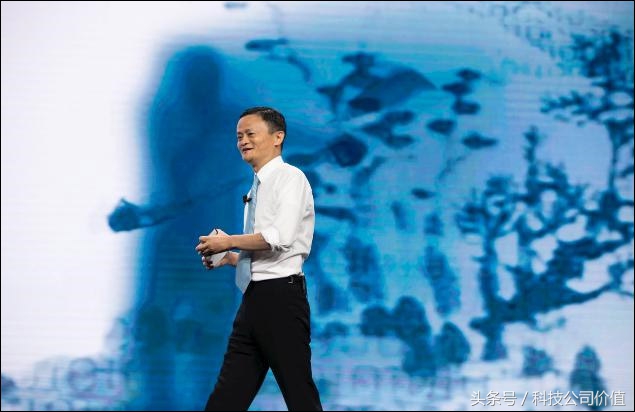 整个加拿大沸腾了！为见他特鲁多“冷落”英国王子和美国第一夫人