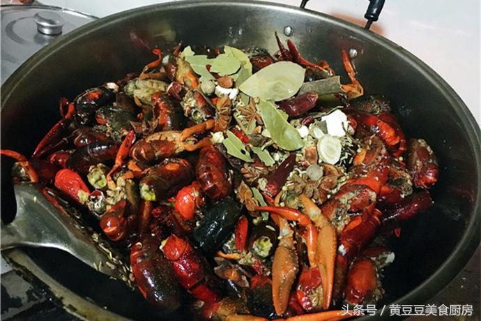 在家做油焖小龙虾真实图片,来一盆油焖小龙虾