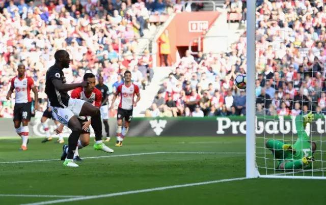 圣徒铁闸：打曼联我们统治了半场比赛细节失误让我们很难接受