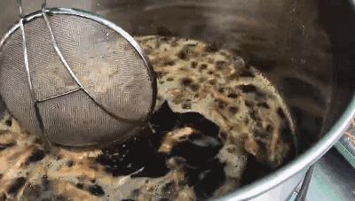 当你觉得活不下去的时候，就去菜市场吧