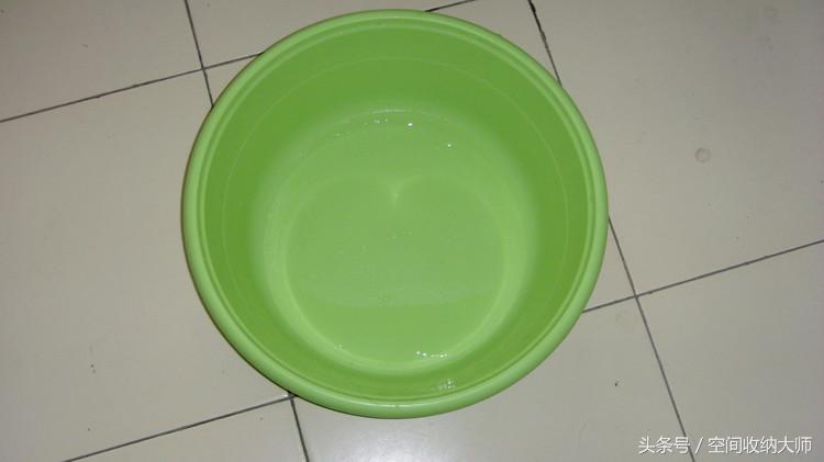 马桶堵了别再花冤枉钱！一卷胶带就能搞定，关键还不脏手