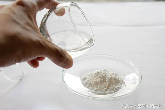 马桶堵了别再花冤枉钱！一卷胶带就能搞定，关键还不脏手