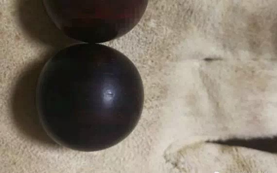 小叶紫檀用手盘了两天有点发乌,盘乌了的小叶紫檀