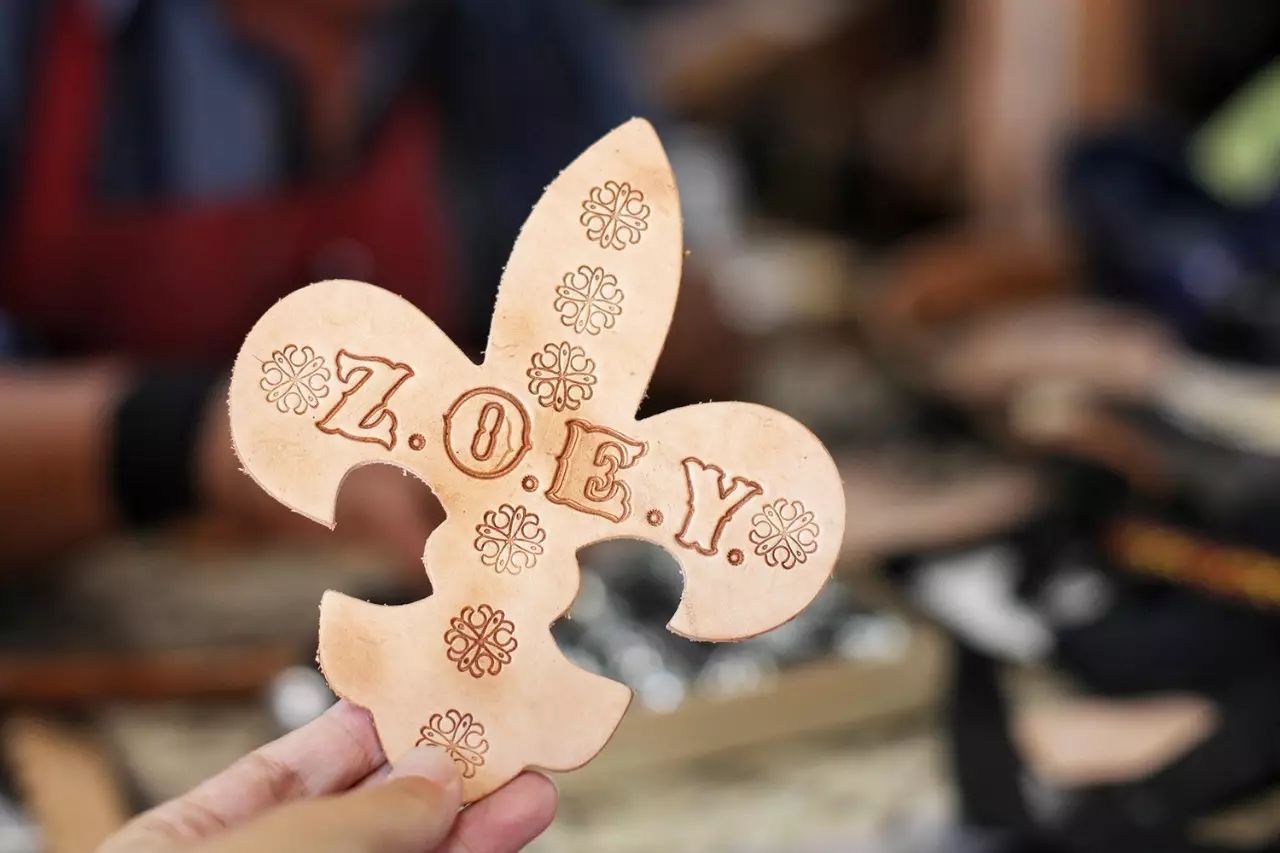 手工艺人、辣妹、肌肉男、音乐人……那条太多欢乐的街！