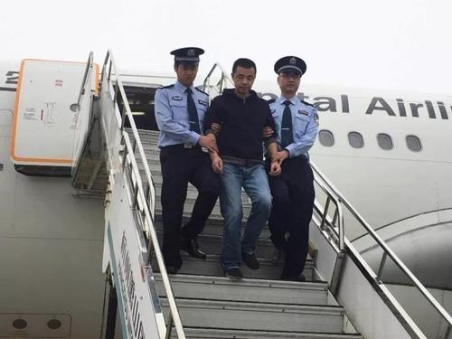 光明早报：贴吧、微博等被罚；节前油价迎两连涨