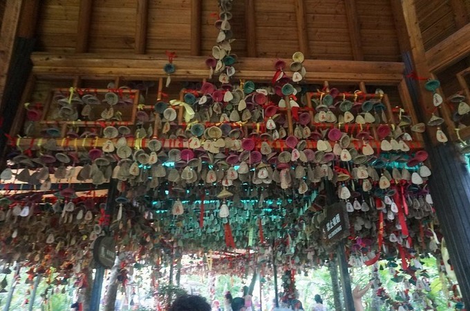 在三亚的沙滩上晒太阳,三亚海边晒太阳