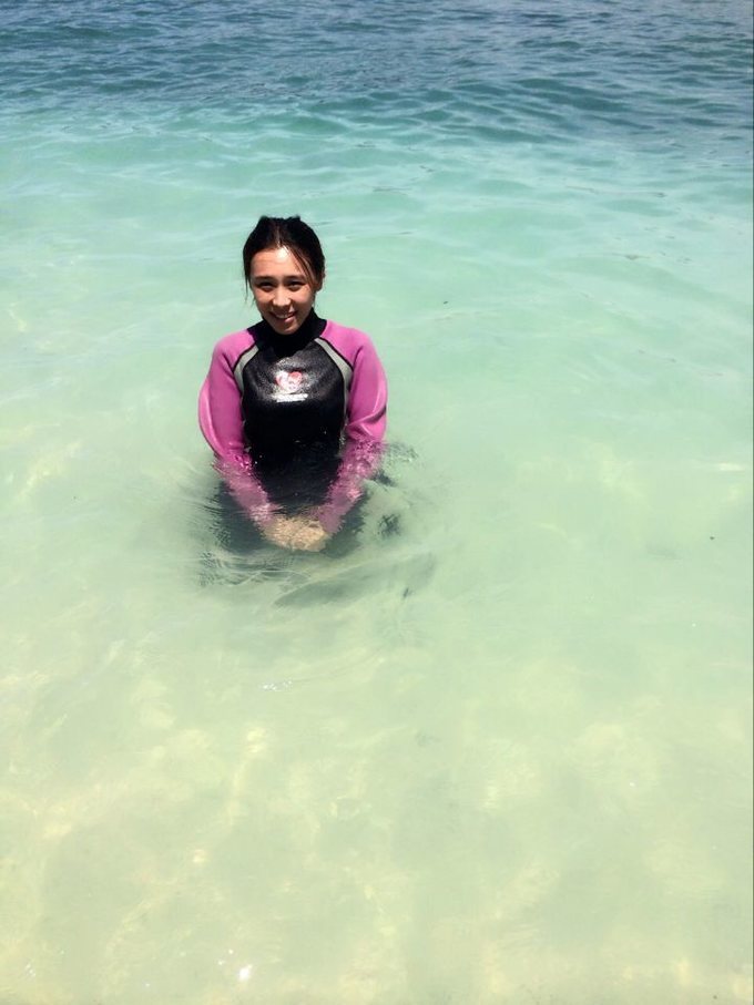 在三亚的沙滩上晒太阳,三亚海边晒太阳