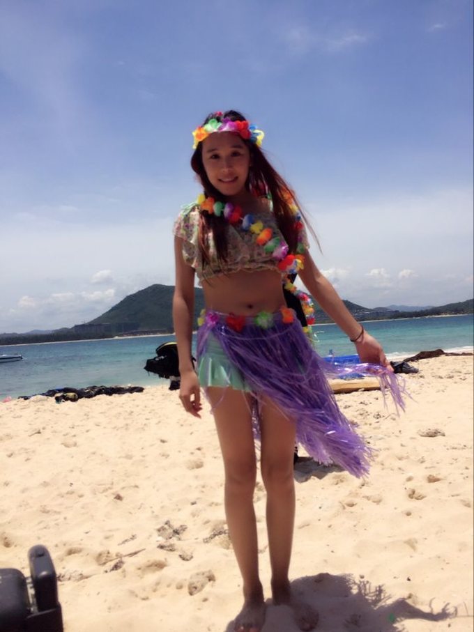 在三亚的沙滩上晒太阳,三亚海边晒太阳