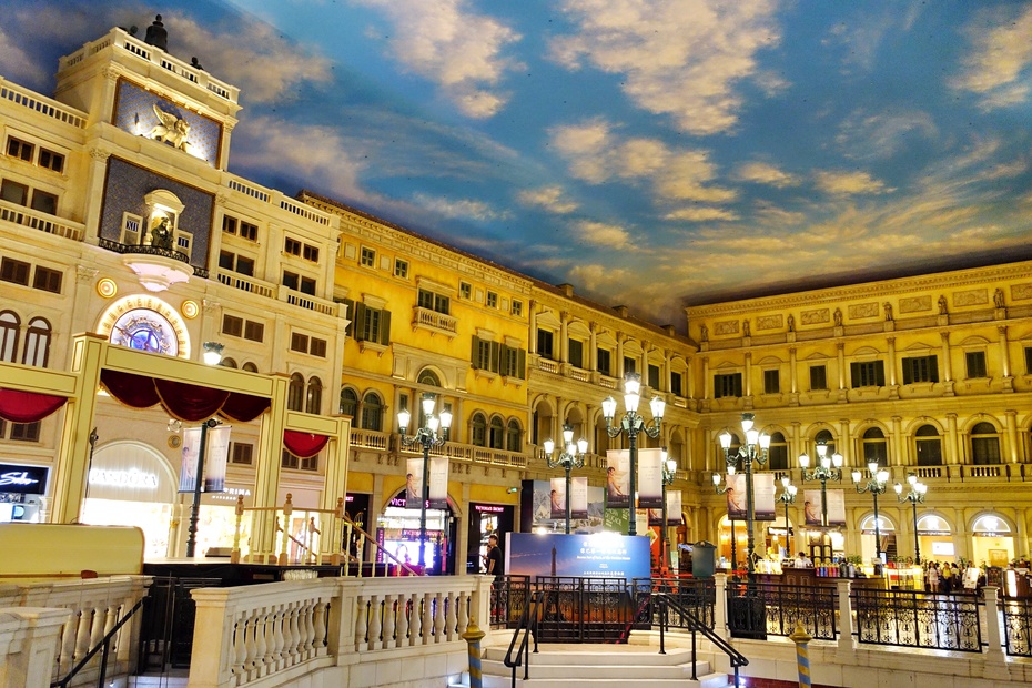 澳门威尼斯金碧光辉吗,澳门威尼斯人金碧光辉的大堂长廊