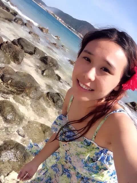 在三亚的沙滩上晒太阳,三亚海边晒太阳