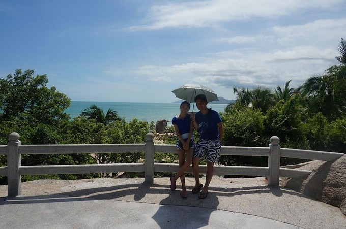 在三亚的沙滩上晒太阳,三亚海边晒太阳