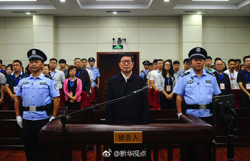 光明早报：贴吧、微博等被罚；节前油价迎两连涨