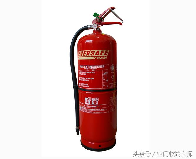 马桶堵了别再花冤枉钱！一卷胶带就能搞定，关键还不脏手